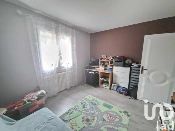 Maison traditionnelle 6 pièces de 154 m² à Saint-Benoît-sur-Loire (45730)