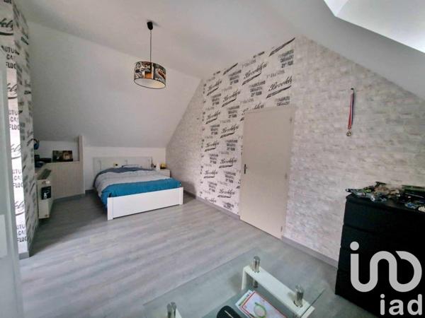 Maison traditionnelle 6 pièces de 154 m² à Saint-Benoît-sur-Loire (45730)