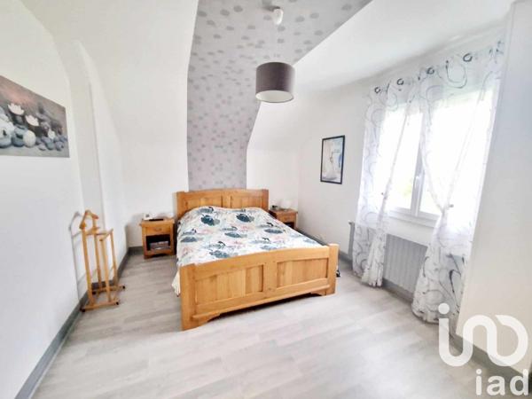 Maison traditionnelle 6 pièces de 154 m² à Saint-Benoît-sur-Loire (45730)