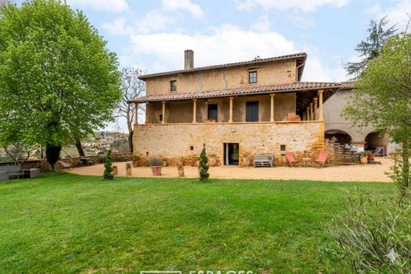 Propriété d’Exception en pierres dorées avec Gîtes, Chambres d’Hôtes et Vignes