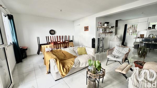 Maison 11 pièces de 225 m² à Saint-Leu (97416)