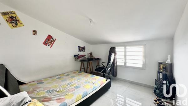 Maison 11 pièces de 225 m² à Saint-Leu (97416)