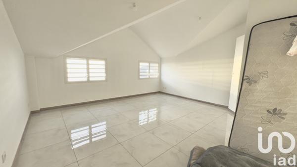 Maison 11 pièces de 225 m² à Saint-Leu (97416)