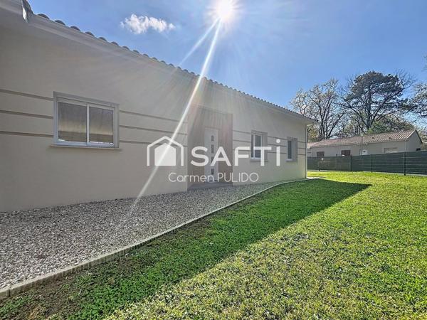 Maison contemporaine entièrement de plain-pied de 99 m² : 3 chambres, garage et jardin dans un environnement calme et proche des commerces.