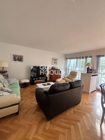 Appartement au  Raincy 5 pièce(s) 107. 65 m2