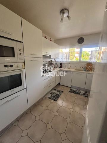 Appartement au  Raincy 5 pièce(s) 107. 65 m2