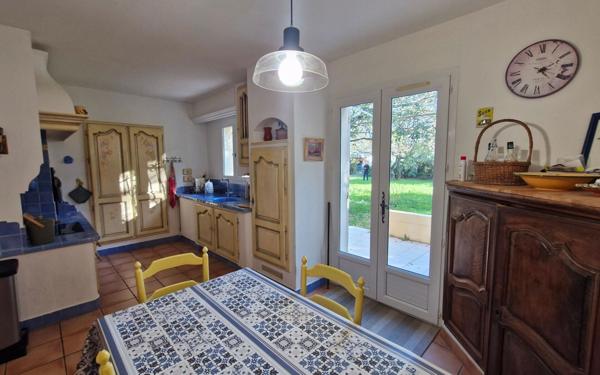 Maison à vendre    5 pièces •  Rochefort-du-Gard