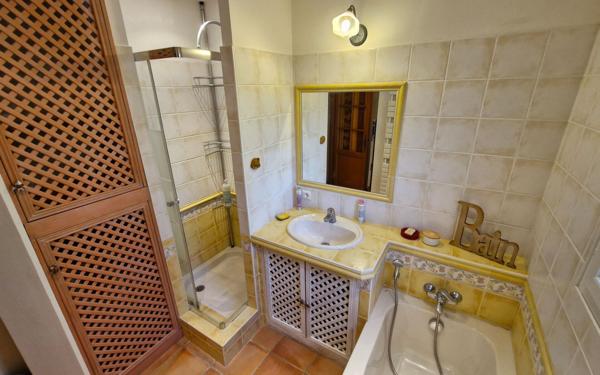 Maison à vendre    5 pièces •  Rochefort-du-Gard