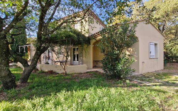 Maison à vendre    5 pièces •  Rochefort-du-Gard