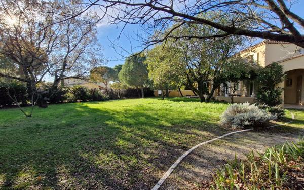 Maison à vendre    5 pièces •  Rochefort-du-Gard