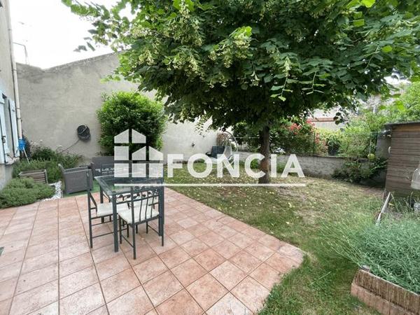 Location Appartement 2 pièces 72.61 m² - 14 RUE DES ECOLES Le Coteau 42120