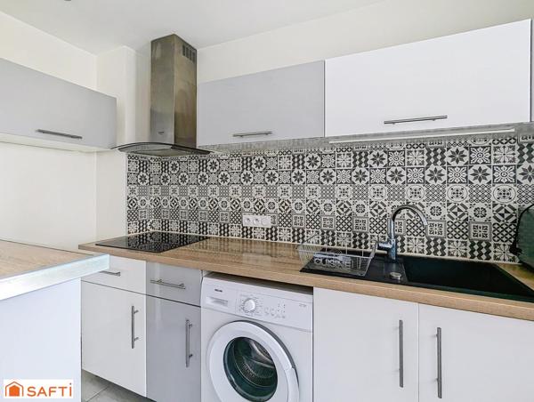 Grand studio de 32m² rénové, lumineux et entièrement meublé