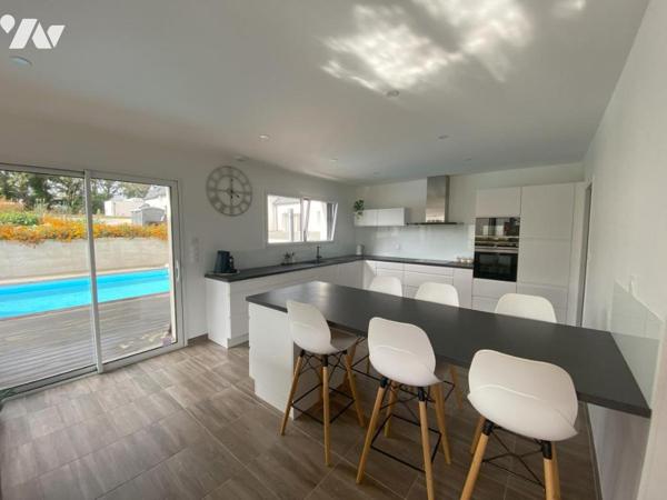 Maison récente à Queven avec piscine