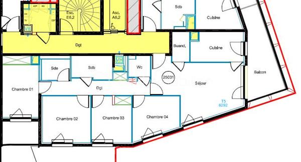 Bordeaux Lac – Appartement T5 en étage élevé avec terrasse et vue dégagée

Situé au cœur du quartier de Bordeaux Lac, au 8ᵉ étage d’une résidence récente et bien entretenue, découvrez ce spacieux appartement de type T5, lumineux et sans vis-à-vis.

L’entrée dessert un séjour lumineux avec cuisine ouverte, créant un espace de vie convivial, prolongé par un grand balcon idéal pour profiter de l’extérieur au quotidien.

L’appartement se compose de quatre chambres, dont une suite parentale avec salle d’eau et accès direct à une terrasse privative, véritable espace de détente. Vous trouverez également une salle de bains, deux WC, une buanderie ainsi que de nombreux rangements. 

Les + du bien :

Résidence récente (2019)
Aucun travaux à prévoir
Étage élevé, très lumineux
Vue dégagée sans vis-à-vis
Balcon + terrasse
Suite parentale avec extérieur
2 places de parking en sous-sol

Les charges comprennent les charges communes, l'ascenseur, l'eau et le chauffage par biomasse.

À proximité immédiate des commerces, transports, écoles et commodités du secteur Bordeaux Lac.

Un bien clé en main, idéal pour une famille !