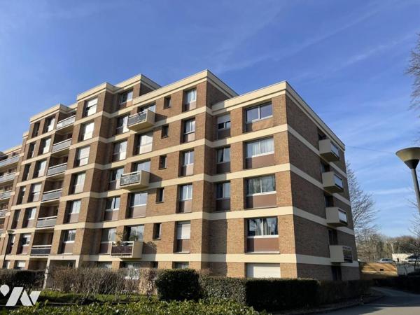 LOOS - Résidence Arago - Appartement Type 3 d'env. 77m² avec balcon à rénover + Garage 