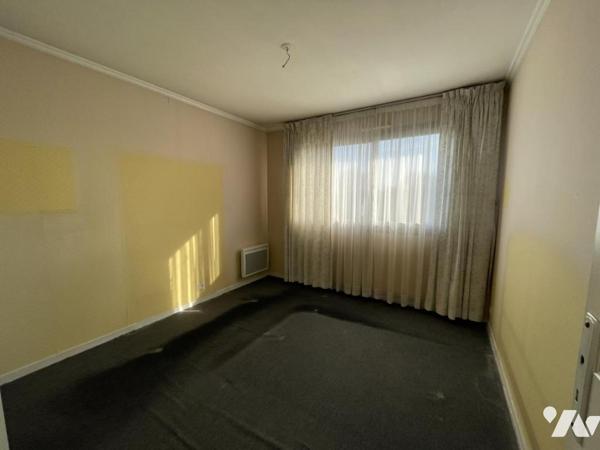 LOOS - Résidence Arago - Appartement Type 3 d'env. 77m² avec balcon à rénover + Garage 