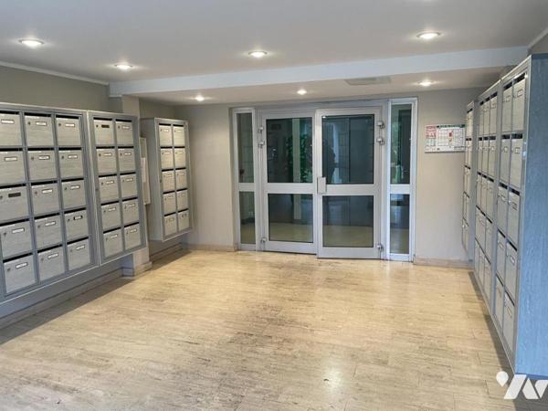 LOOS - Résidence Arago - Appartement Type 3 d'env. 77m² avec balcon à rénover + Garage 