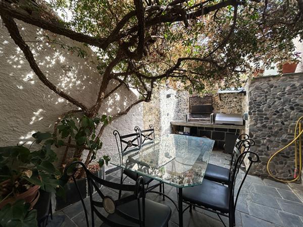 A vendre CENTURI !Maison 6 pièces de caractère en pierre avec tour, vue mer