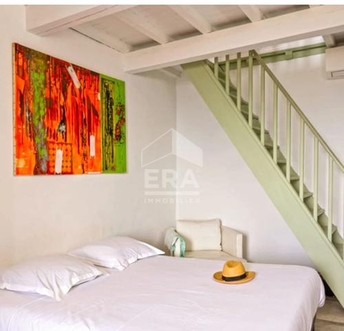 A vendre CENTURI !Maison 6 pièces de caractère en pierre avec tour, vue mer