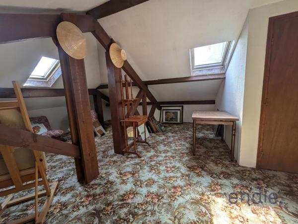 Charmant pavillon des années 70 avec vue dégagée sur la campagne