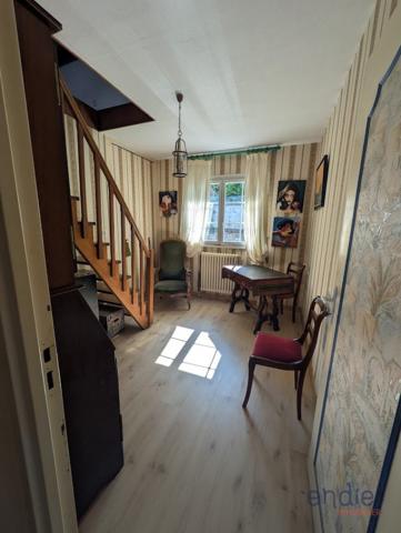 Charmant pavillon des années 70 avec vue dégagée sur la campagne