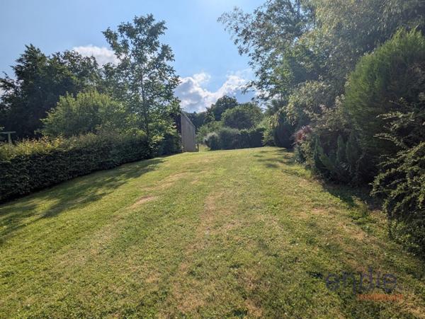 Charmant pavillon des années 70 avec vue dégagée sur la campagne