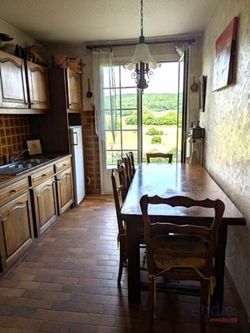 Charmant pavillon des années 70 avec vue dégagée sur la campagne