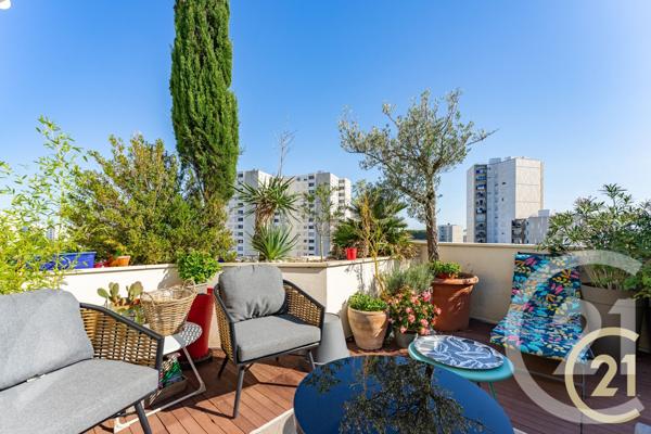 Appartement F5 à vendre  5 pièces - 140 m2 VAULX EN VELIN - 69