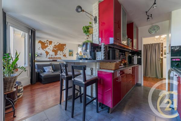 Appartement F5 à vendre  5 pièces - 140 m2 VAULX EN VELIN - 69