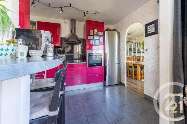 Appartement F5 à vendre  5 pièces - 140 m2 VAULX EN VELIN - 69