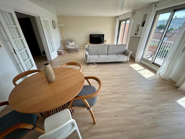 Appartement Poissy 5 pièce(s) 101m2 439 000 € **  - Référence  9166