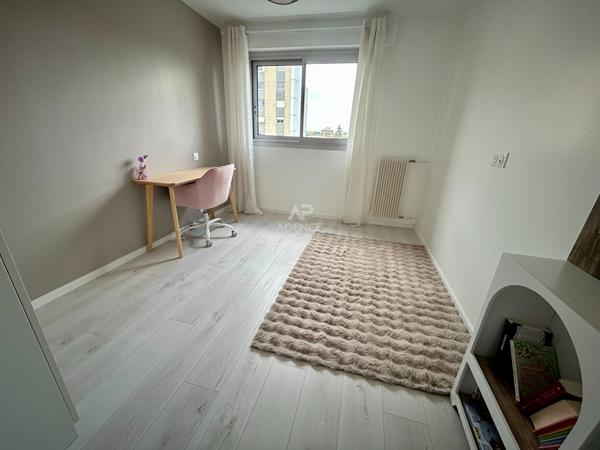 Appartement Poissy 5 pièce(s) 101m2 439 000 € **  - Référence  9166