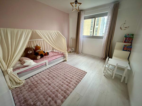 Appartement Poissy 5 pièce(s) 101m2 439 000 € **  - Référence  9166