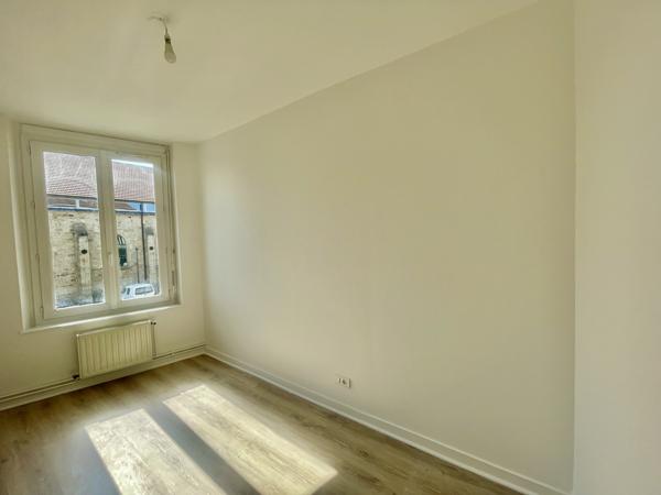 Villars (42390) VILLARS F3 50M2 1ER ETAGE