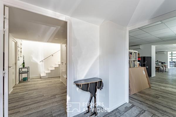 De l’ancien relais à l’échappée contemporaine en lisière de parc.
