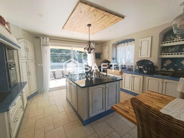 Maison de charme 3 chambres grand garage, pinède, piscine