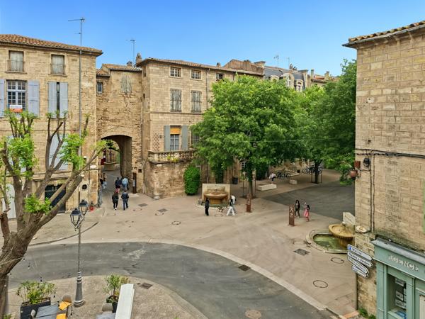 Pézenas (34120) Pézenas, Cours Jean-Jaurès, bel appartement T2