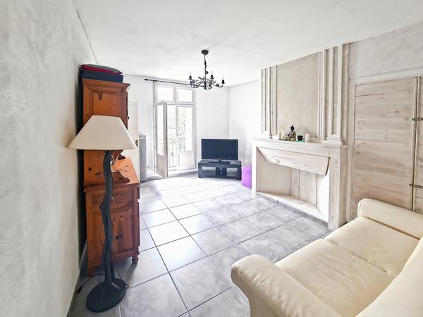 Pézenas (34120) Pézenas, Cours Jean-Jaurès, bel appartement T2