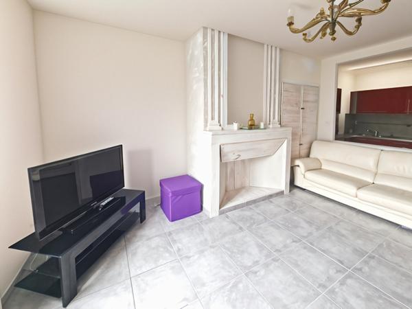 Pézenas (34120) Pézenas, Cours Jean-Jaurès, bel appartement T2