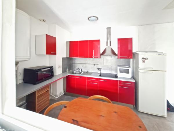 Pézenas (34120) Pézenas, Cours Jean-Jaurès, bel appartement T2