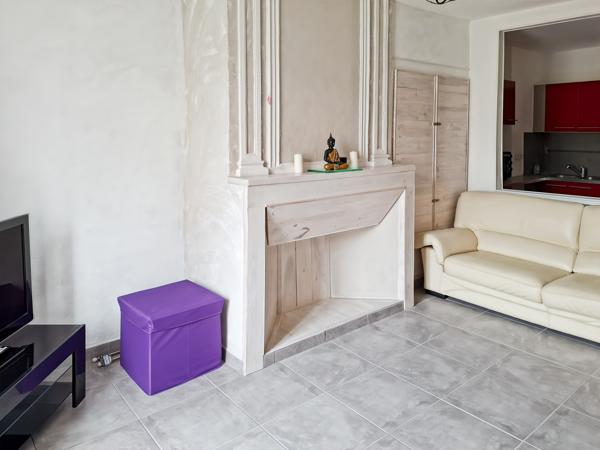 Pézenas (34120) Pézenas, Cours Jean-Jaurès, bel appartement T2