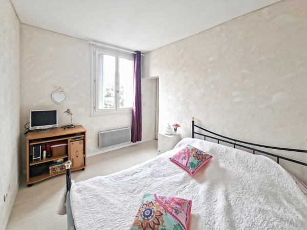 Pézenas (34120) Pézenas, Cours Jean-Jaurès, bel appartement T2
