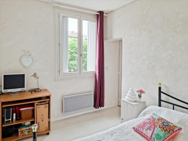 Pézenas (34120) Pézenas, Cours Jean-Jaurès, bel appartement T2
