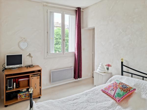 Pézenas (34120) Pézenas, Cours Jean-Jaurès, bel appartement T2