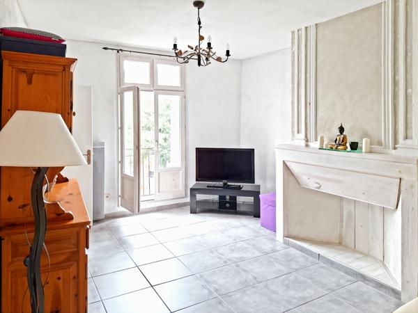Pézenas (34120) Pézenas, Cours Jean-Jaurès, bel appartement T2