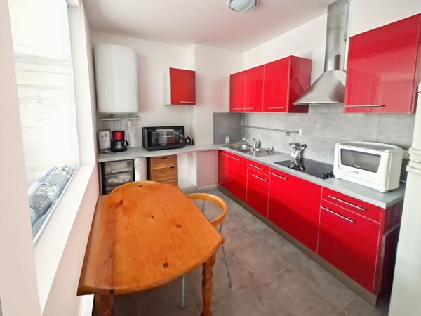 Pézenas (34120) Pézenas, Cours Jean-Jaurès, bel appartement T2