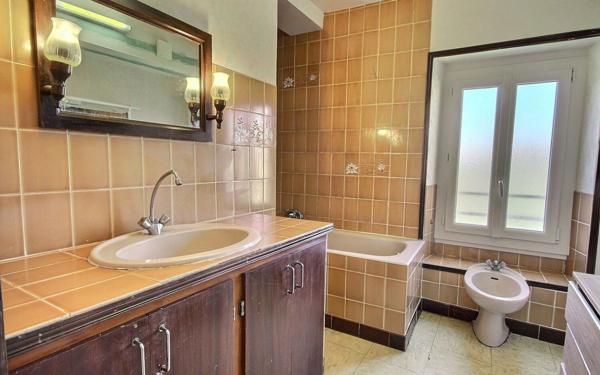 Maison à vendre    8 pièces •  Baigts-de-Béarn