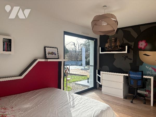 Unique ! Villa contemporaine, d'architecte, de plain-pied, ultra lumineuse avec jardin, piscine...