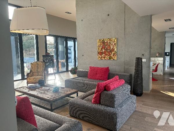 Unique ! Villa contemporaine, d'architecte, de plain-pied, ultra lumineuse avec jardin, piscine...