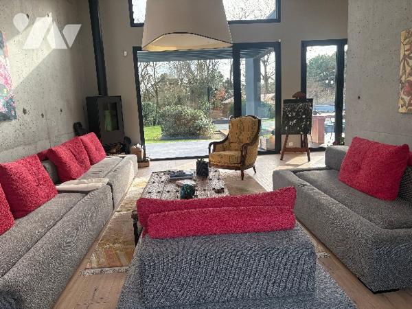 Unique ! Villa contemporaine, d'architecte, de plain-pied, ultra lumineuse avec jardin, piscine...